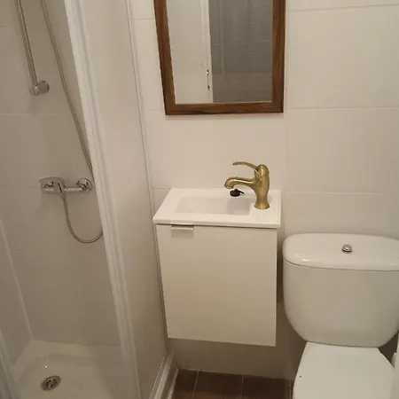 Economica Con Bano Privado En Pleno Centro De Figueres * Figueres (Girona)